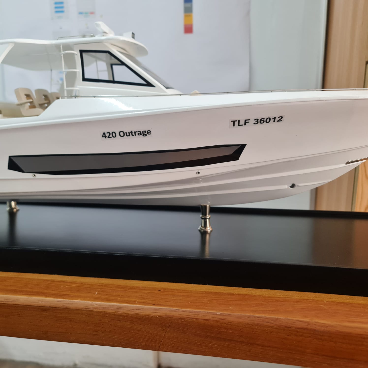 Boston-Whaler-420-4