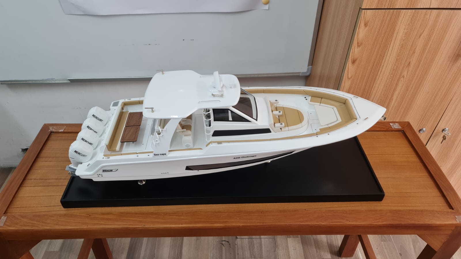 Boston-Whaler-420-5