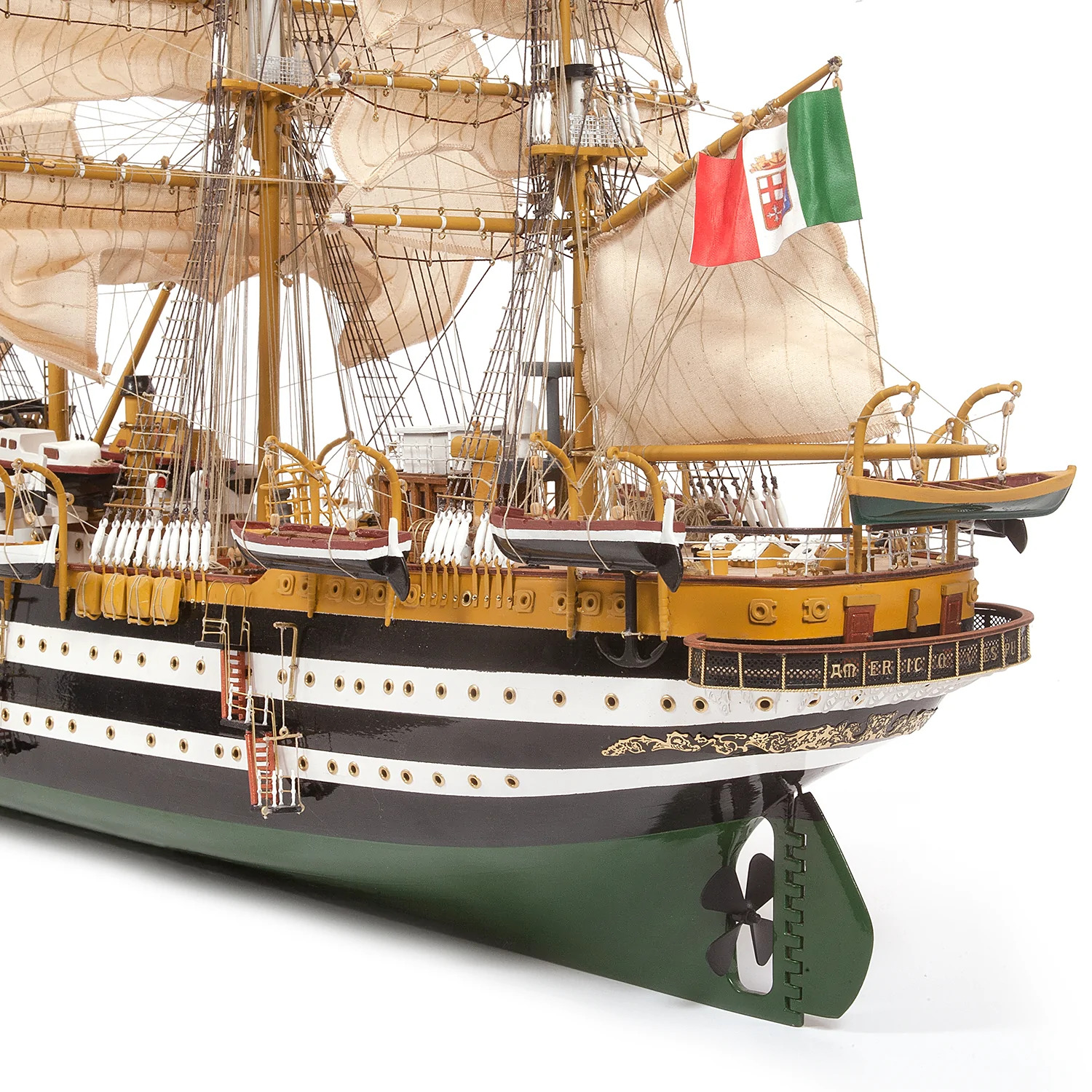 OcCre_Maqueta_demadera_barco_amerigo_vespucci_1_100_velas_popa