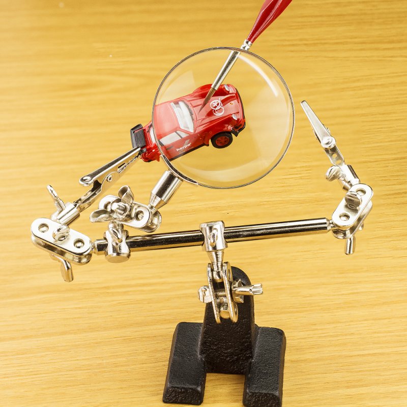 zoom_Helping_Hands__Glass_Magnifier_1