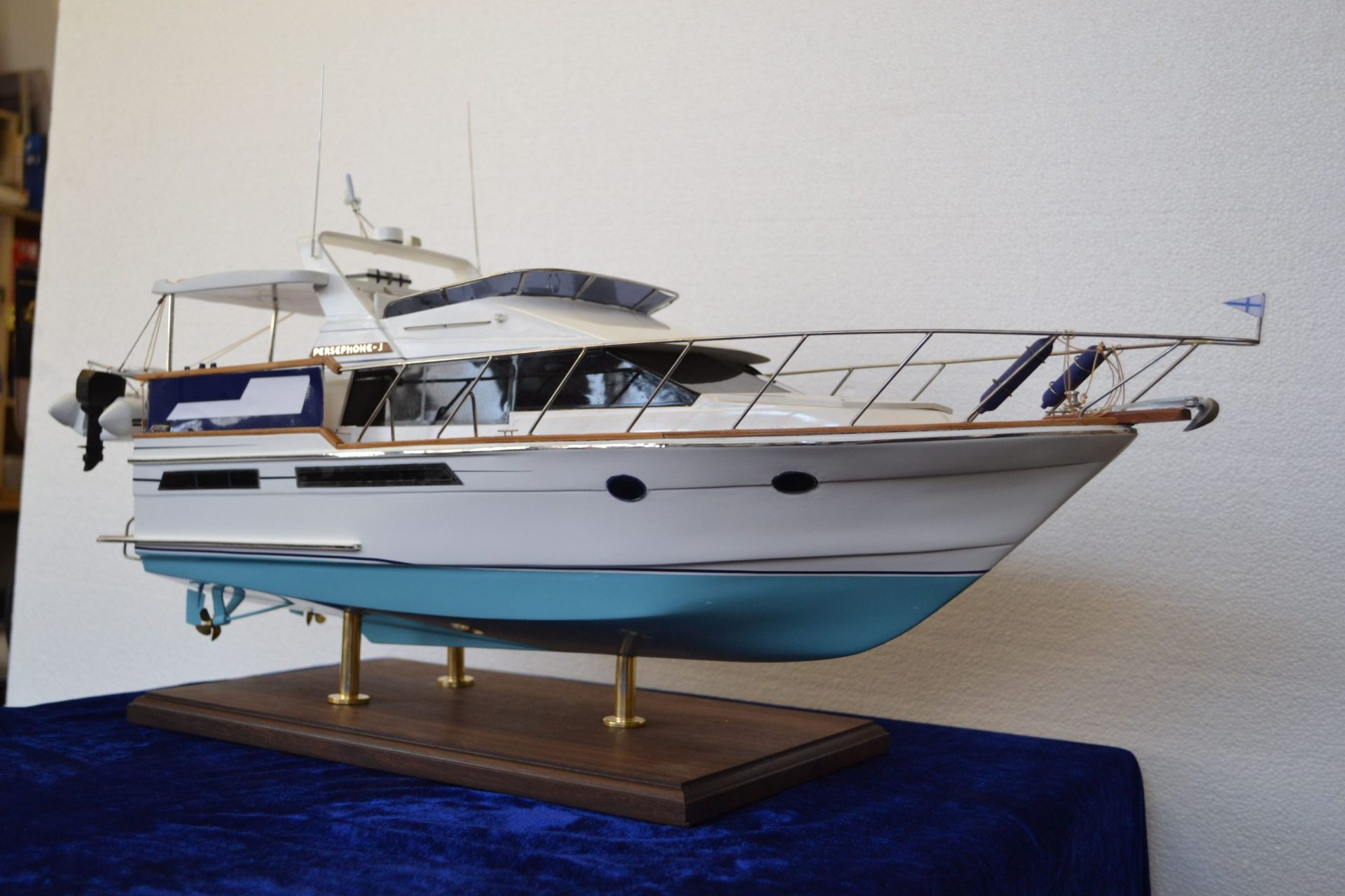 1443-6636-Ocean-Alexander-390-Sundeck-Motor-Yacht-scaled
