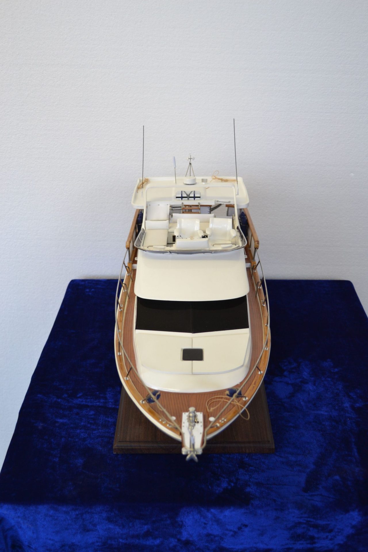 1443-6641-Ocean-Alexander-390-Sundeck-Motor-Yacht-scaled