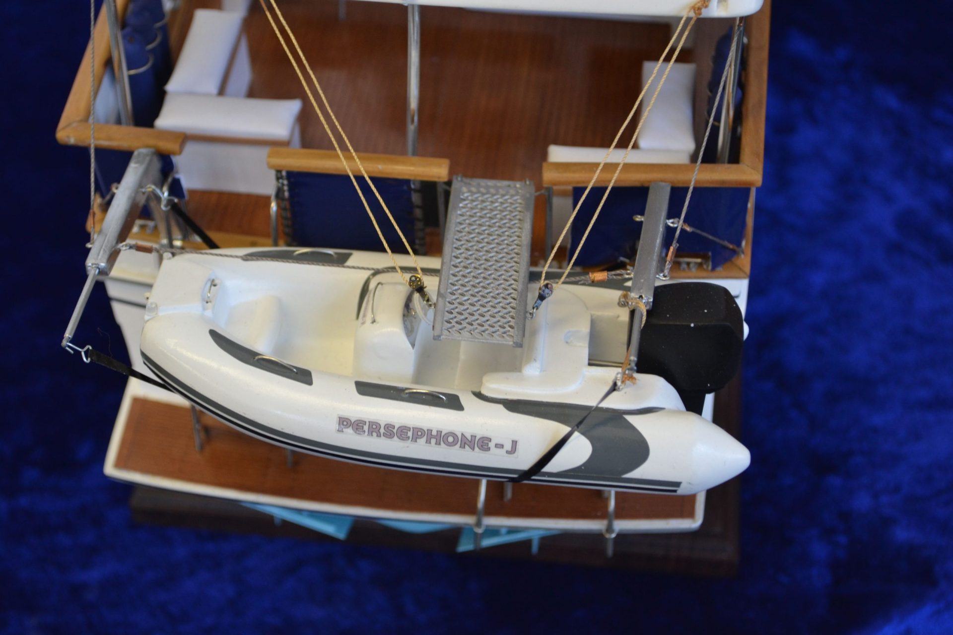 1443-6647-Ocean-Alexander-390-Sundeck-Motor-Yacht-scaled