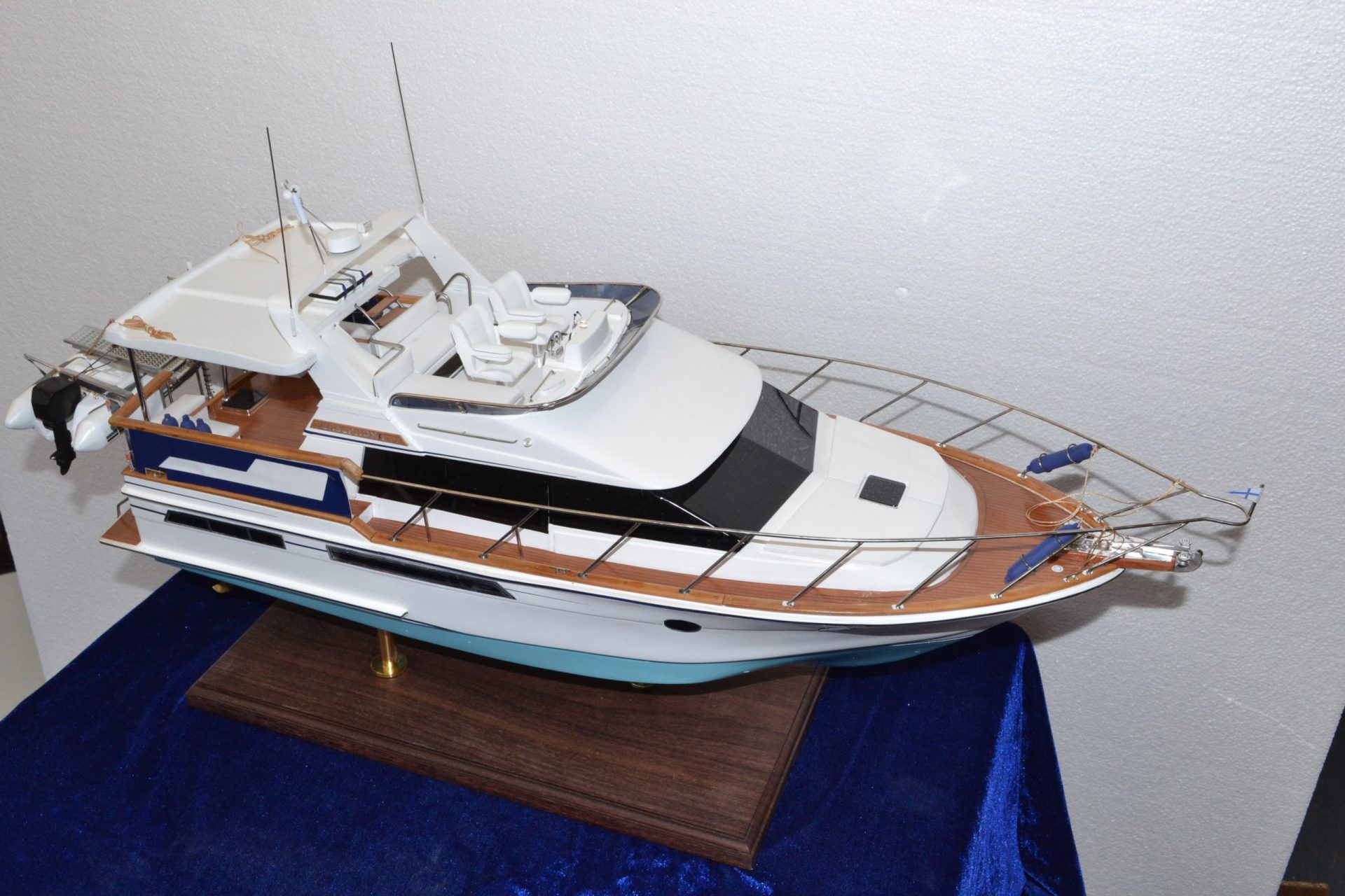 1443-6649-Ocean-Alexander-390-Sundeck-Motor-Yacht-scaled
