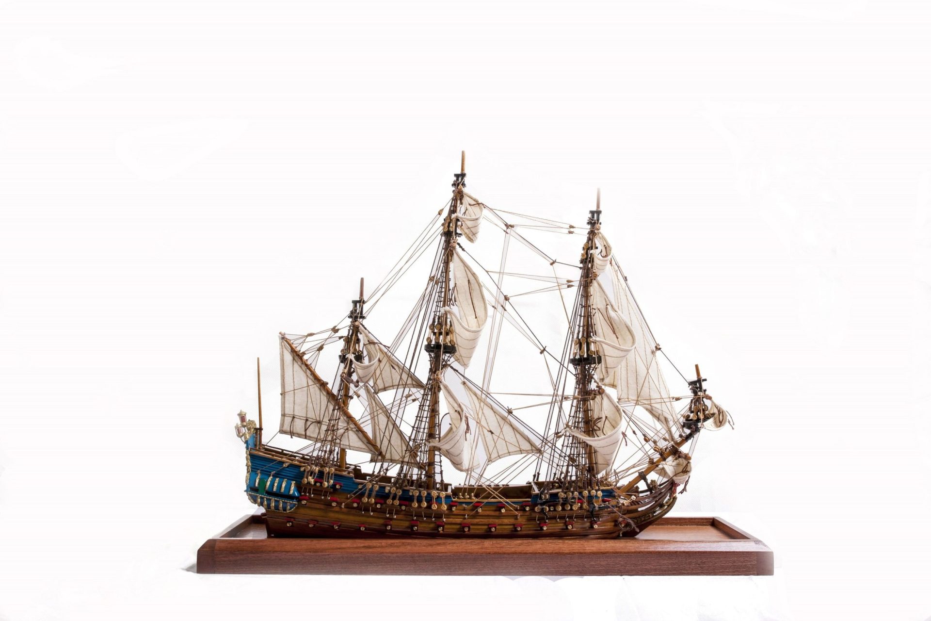 Eendracht Waterline Display Ship Model - Premier Ship Models