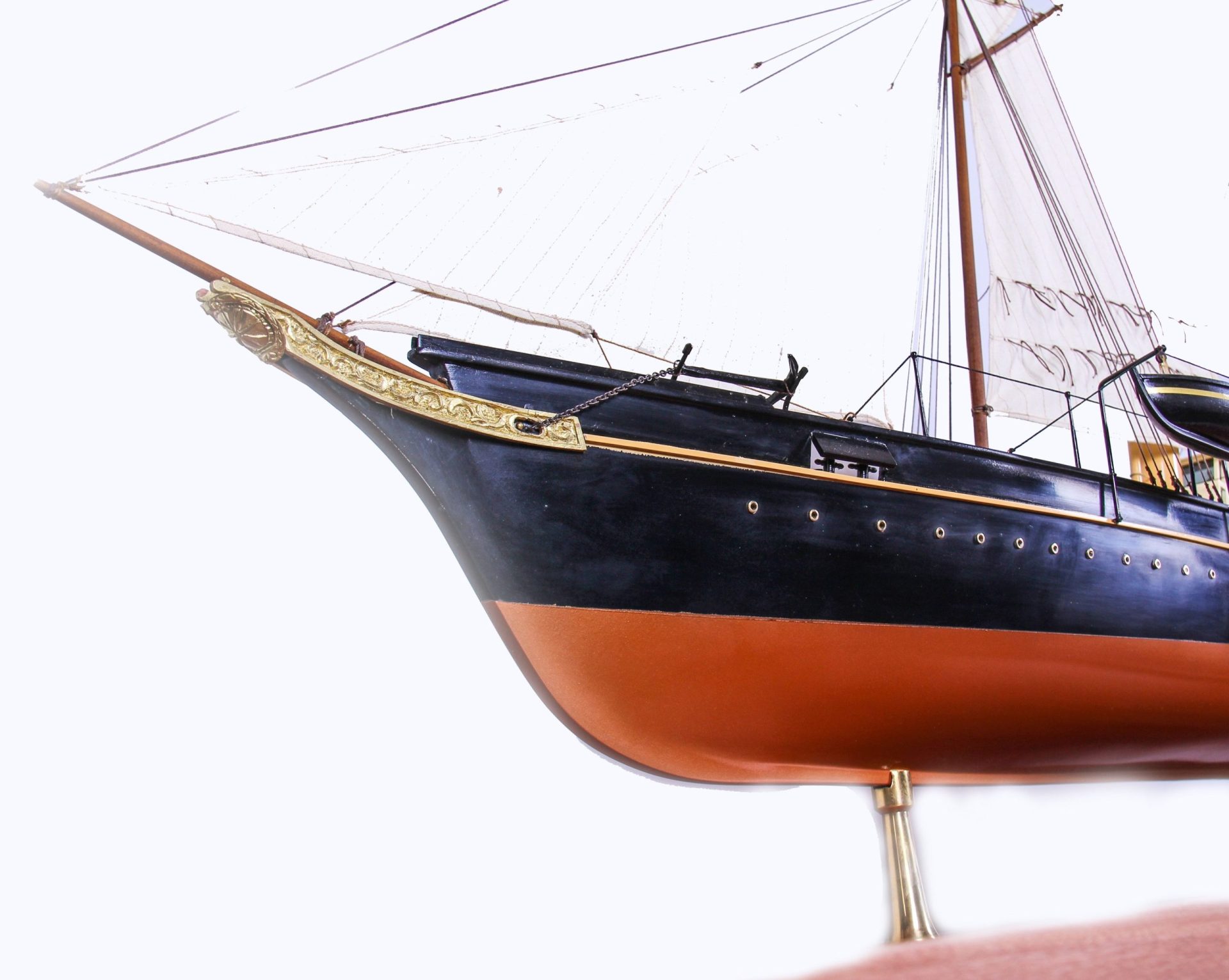 1689-9547-Royal-Yacht-HMS-Alberta-scaled