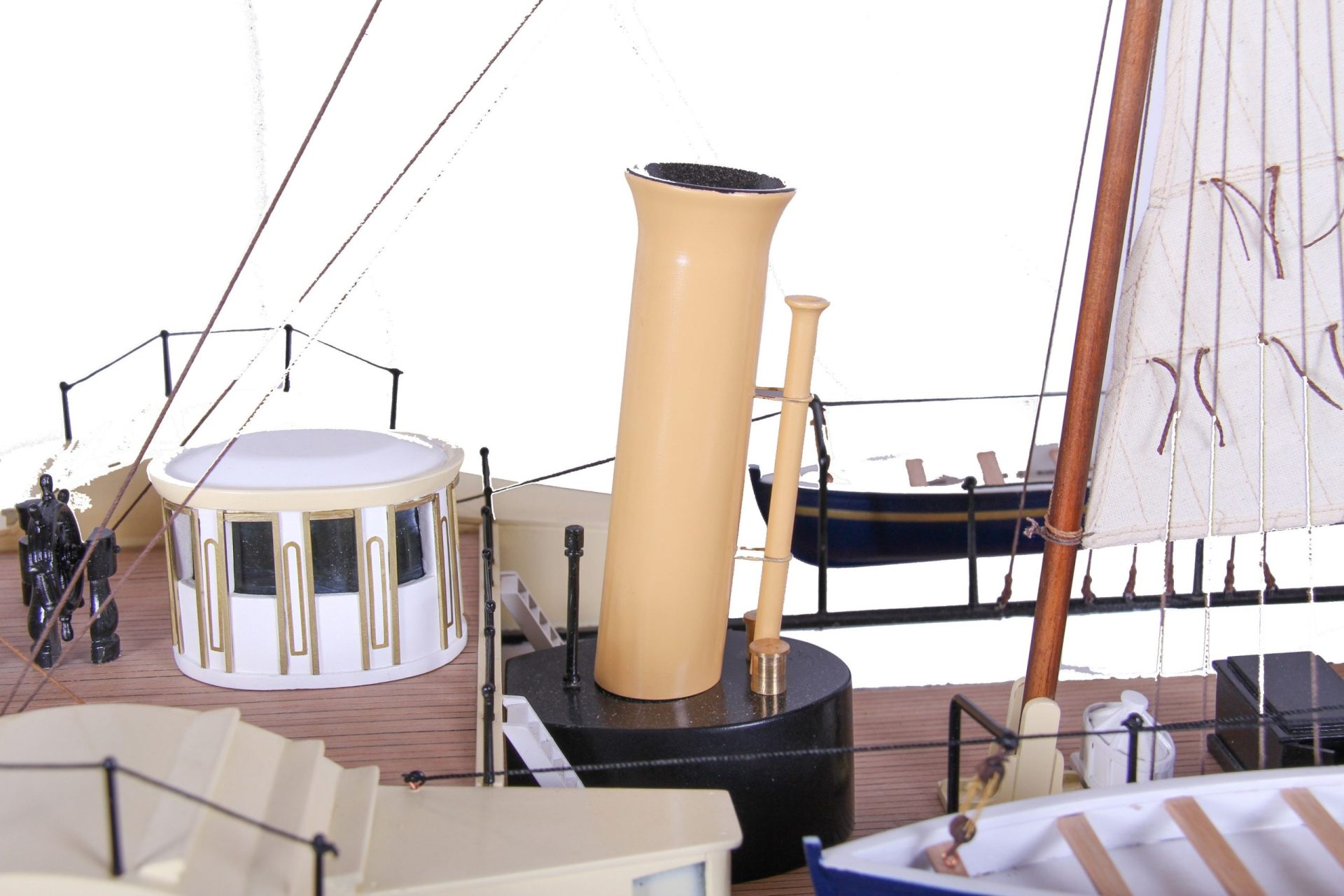 1689-9551-Royal-Yacht-HMS-Alberta-scaled
