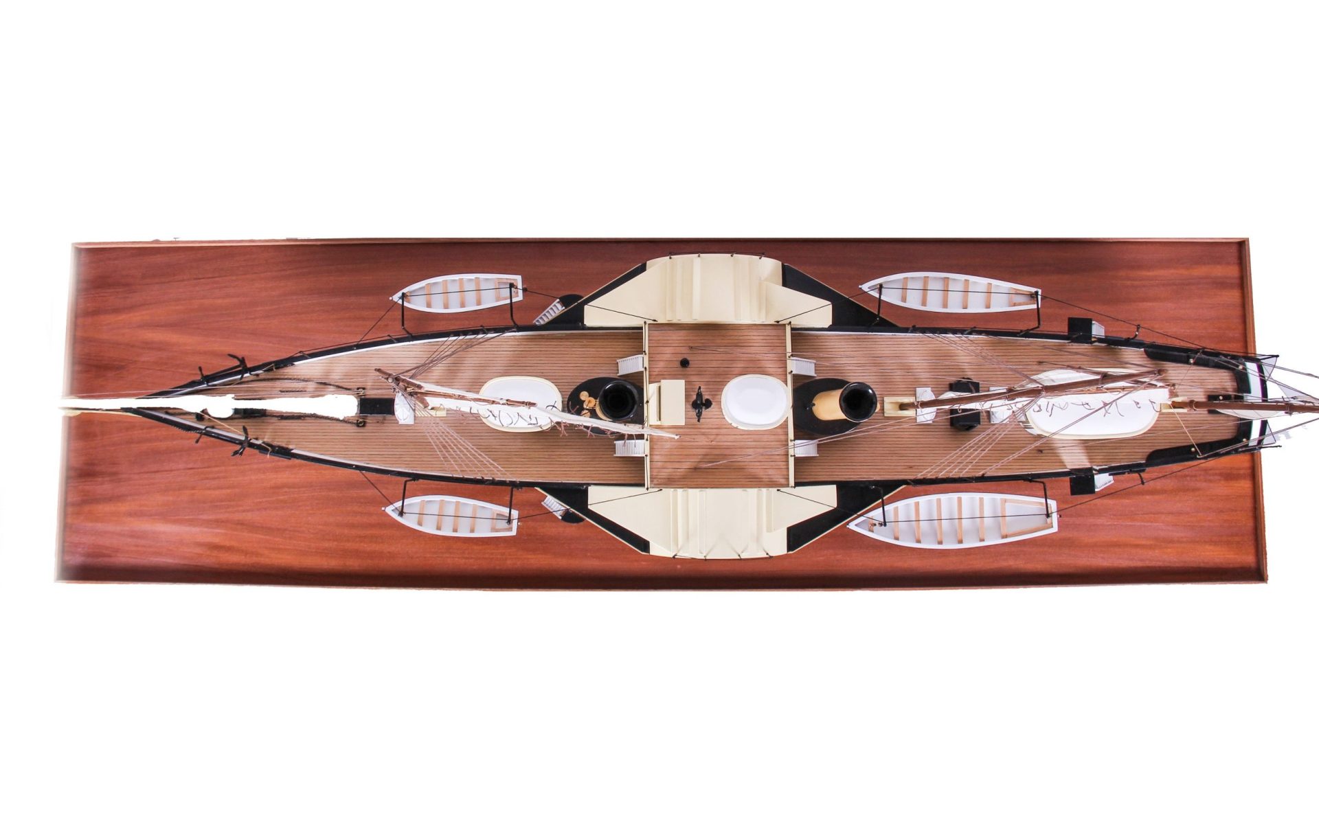 1689-9557-Royal-Yacht-HMS-Alberta-scaled