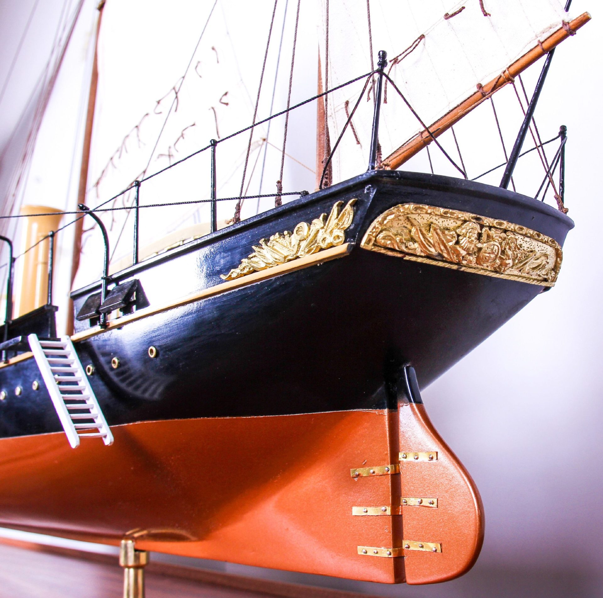 1689-9558-Royal-Yacht-HMS-Alberta-scaled