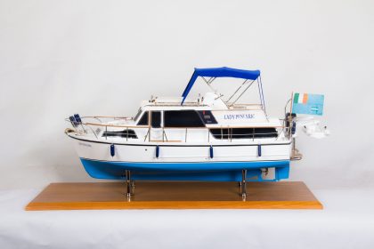 Lady Penlyric Motor Yacht Display Ship Model - Premier Ship Models