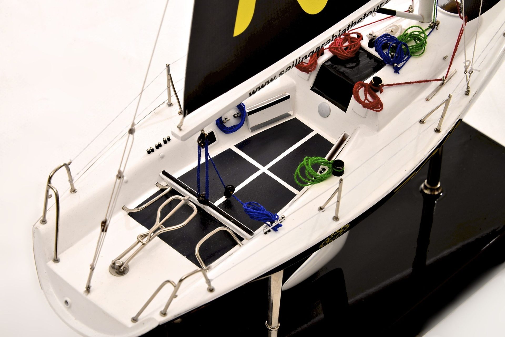 1801-10536-Farr-Racing-Yacht-Custom-Model-scaled