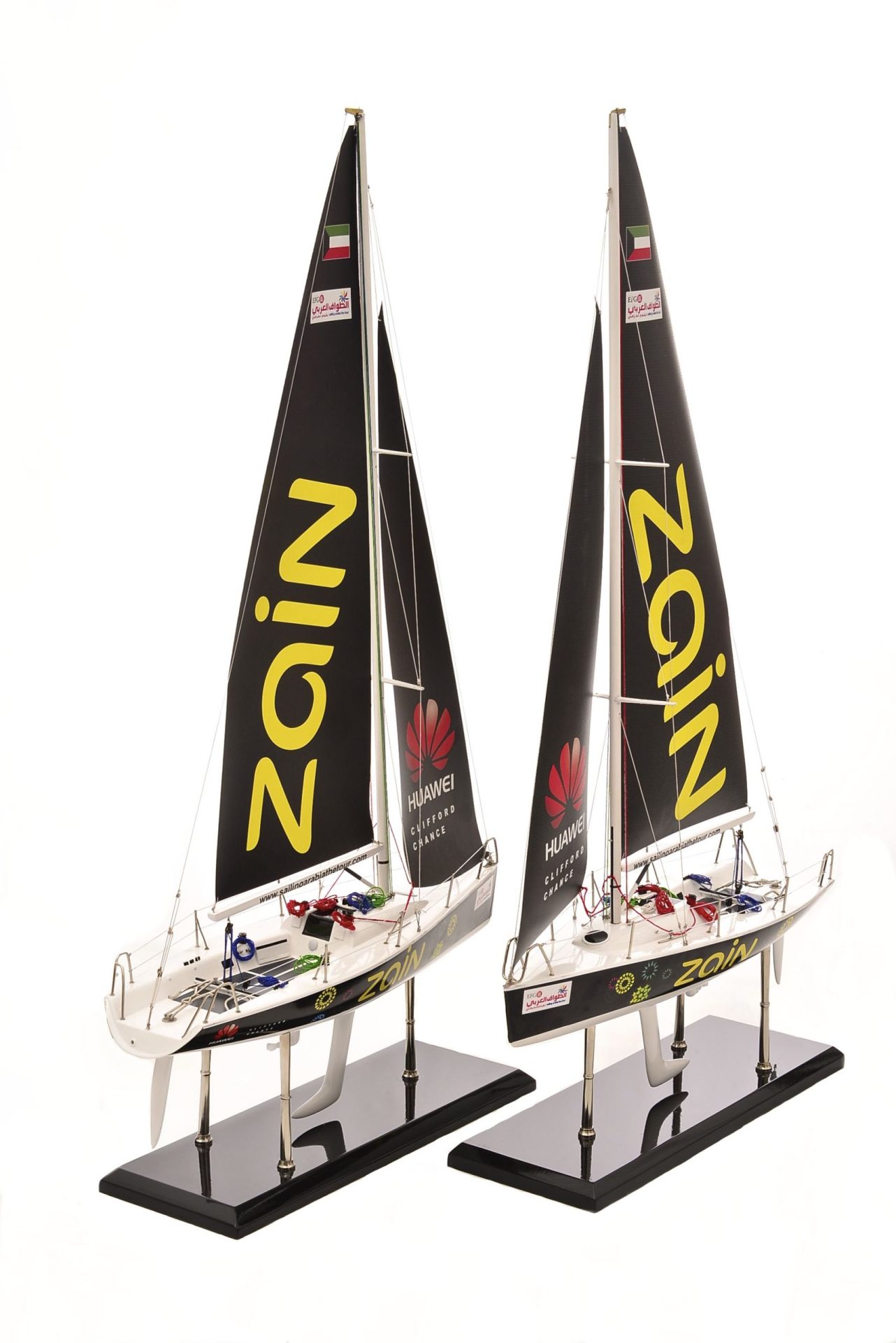 1801-10544-Farr-Racing-Yacht-Custom-Model-scaled