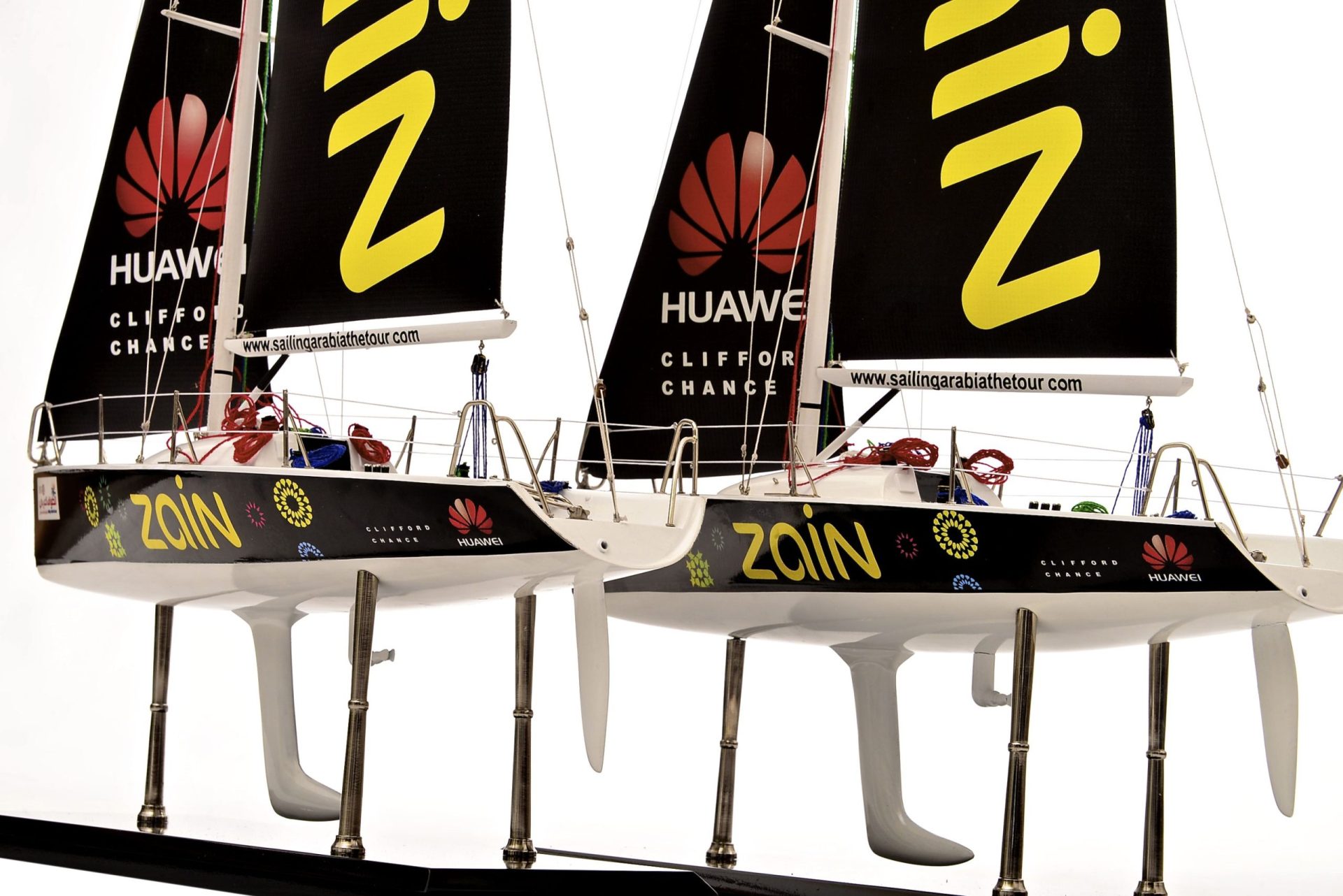 1801-10548-Farr-Racing-Yacht-Custom-Model-scaled