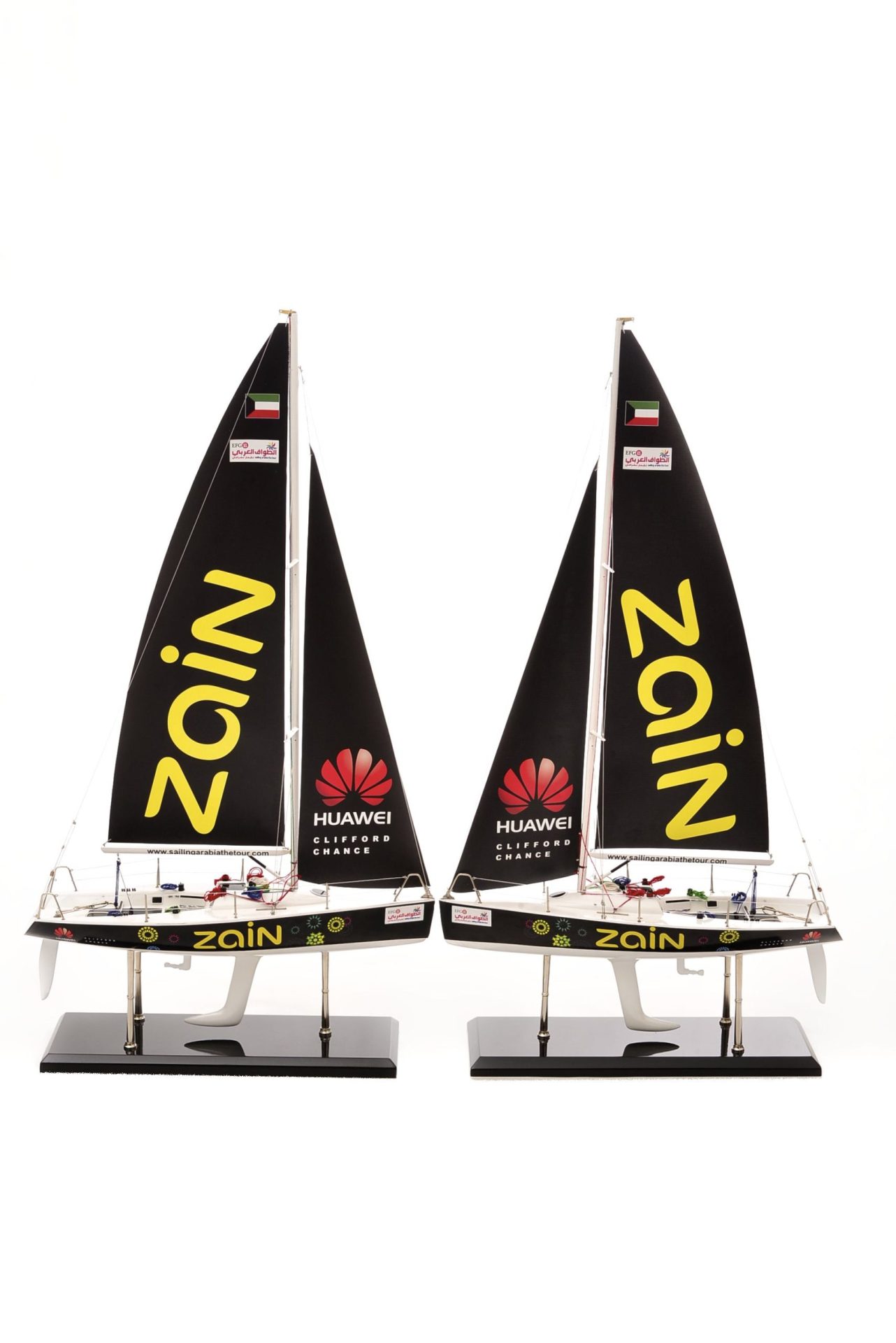 1801-10551-Farr-Racing-Yacht-Custom-Model-scaled