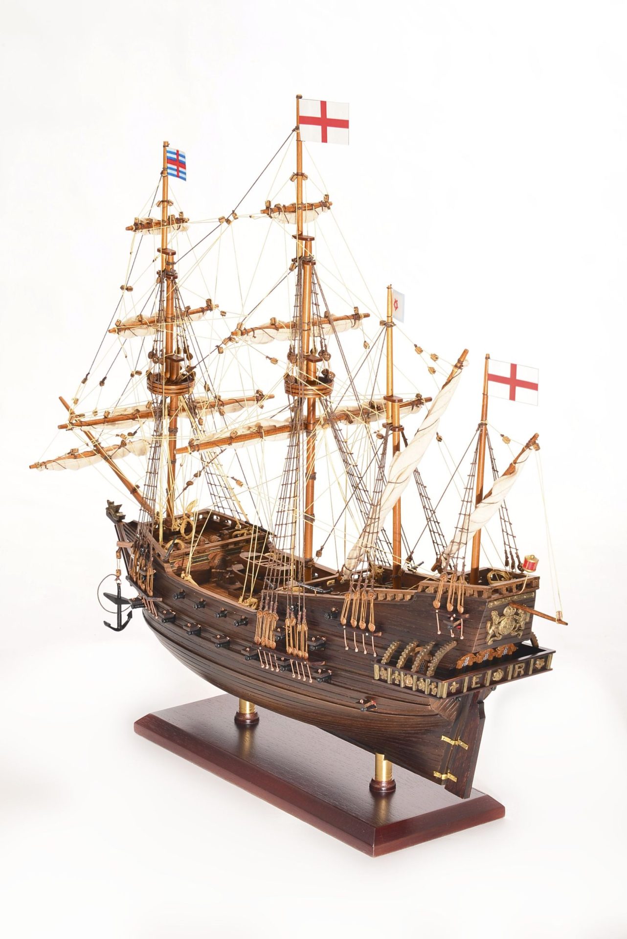 1803-10771-Hms-Revenge-Model-Ship-scaled