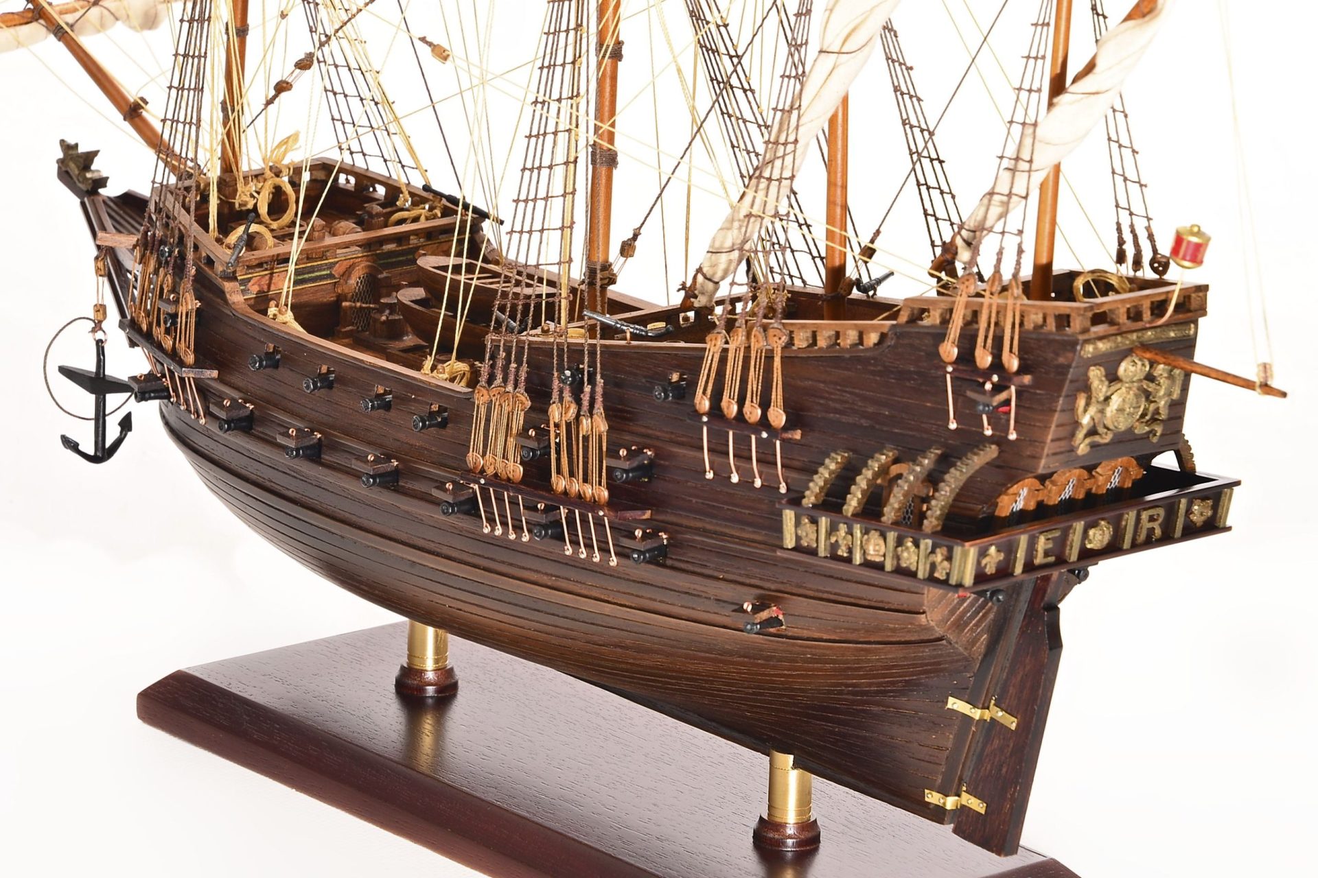 1803-10772-Hms-Revenge-Model-Ship-scaled