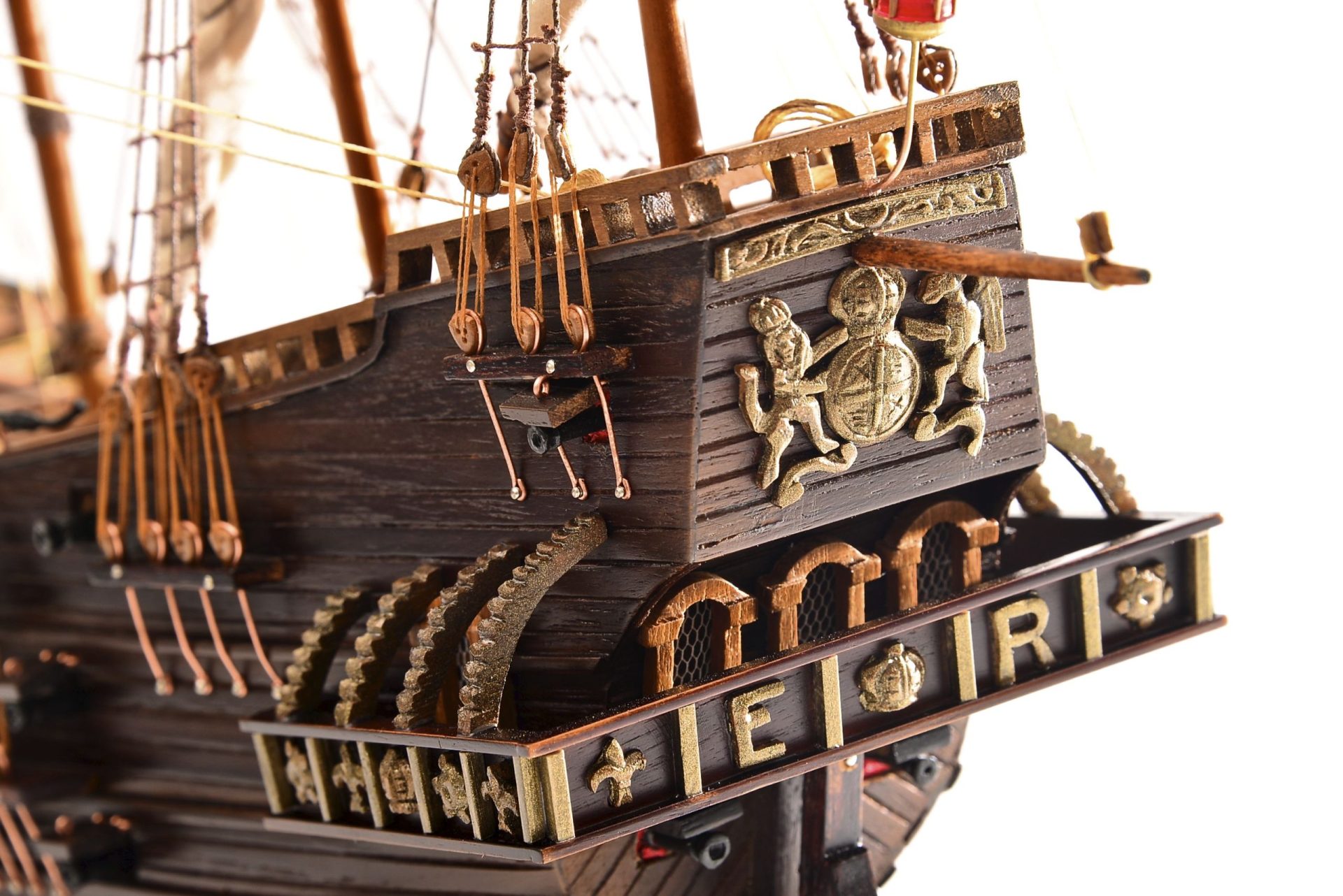 1803-10778-Hms-Revenge-Model-Ship-scaled