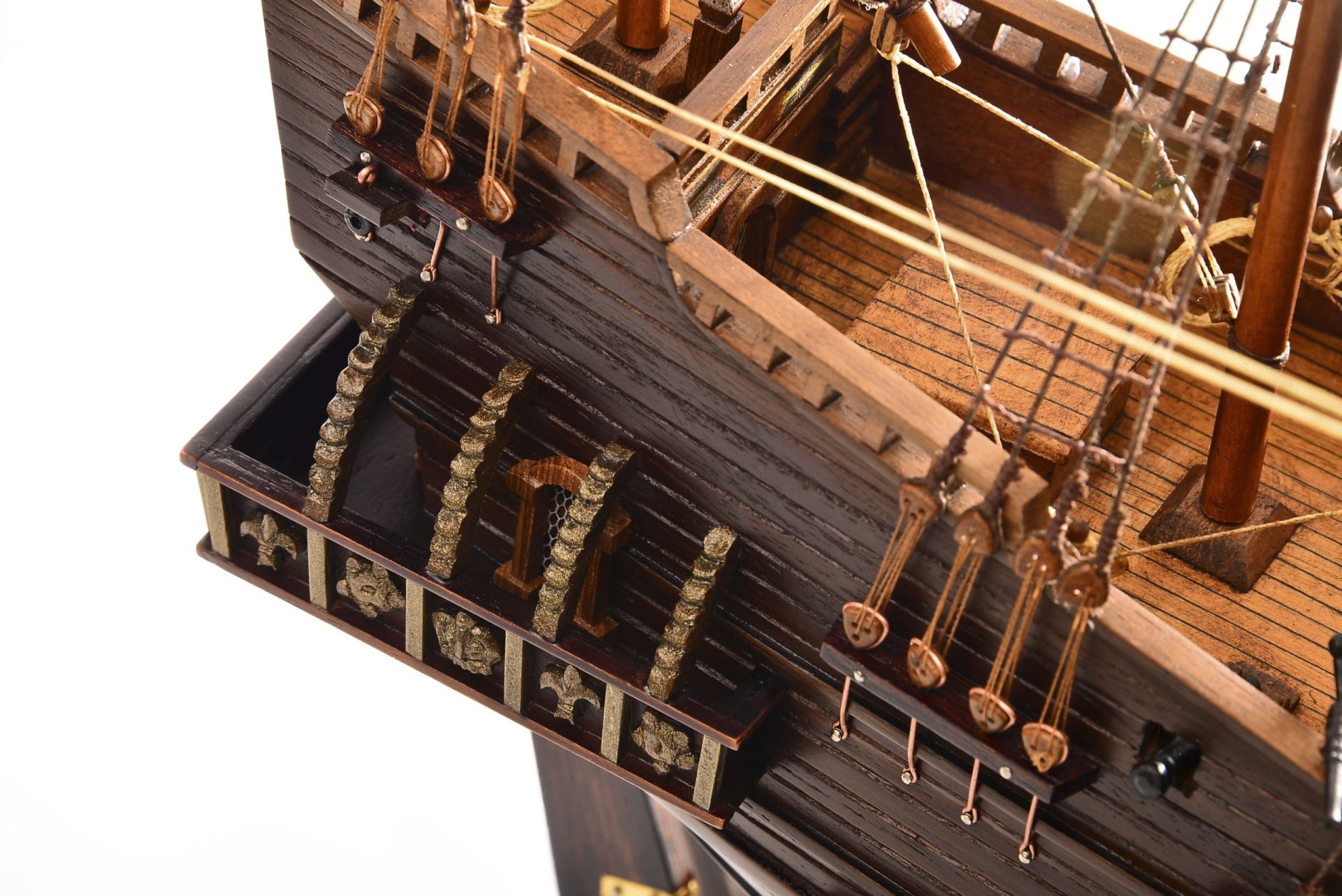 1803-10782-Hms-Revenge-Model-Ship-scaled