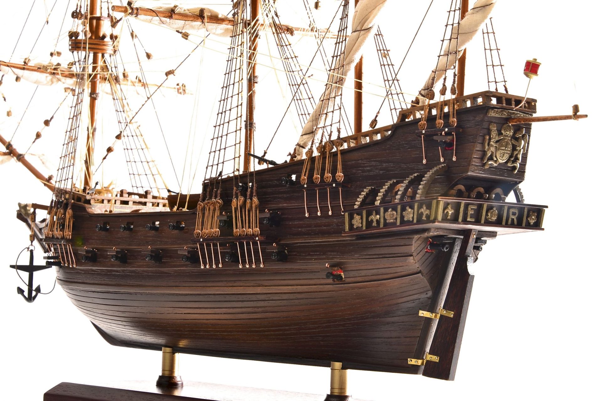 1803-10790-Hms-Revenge-Model-Ship-scaled
