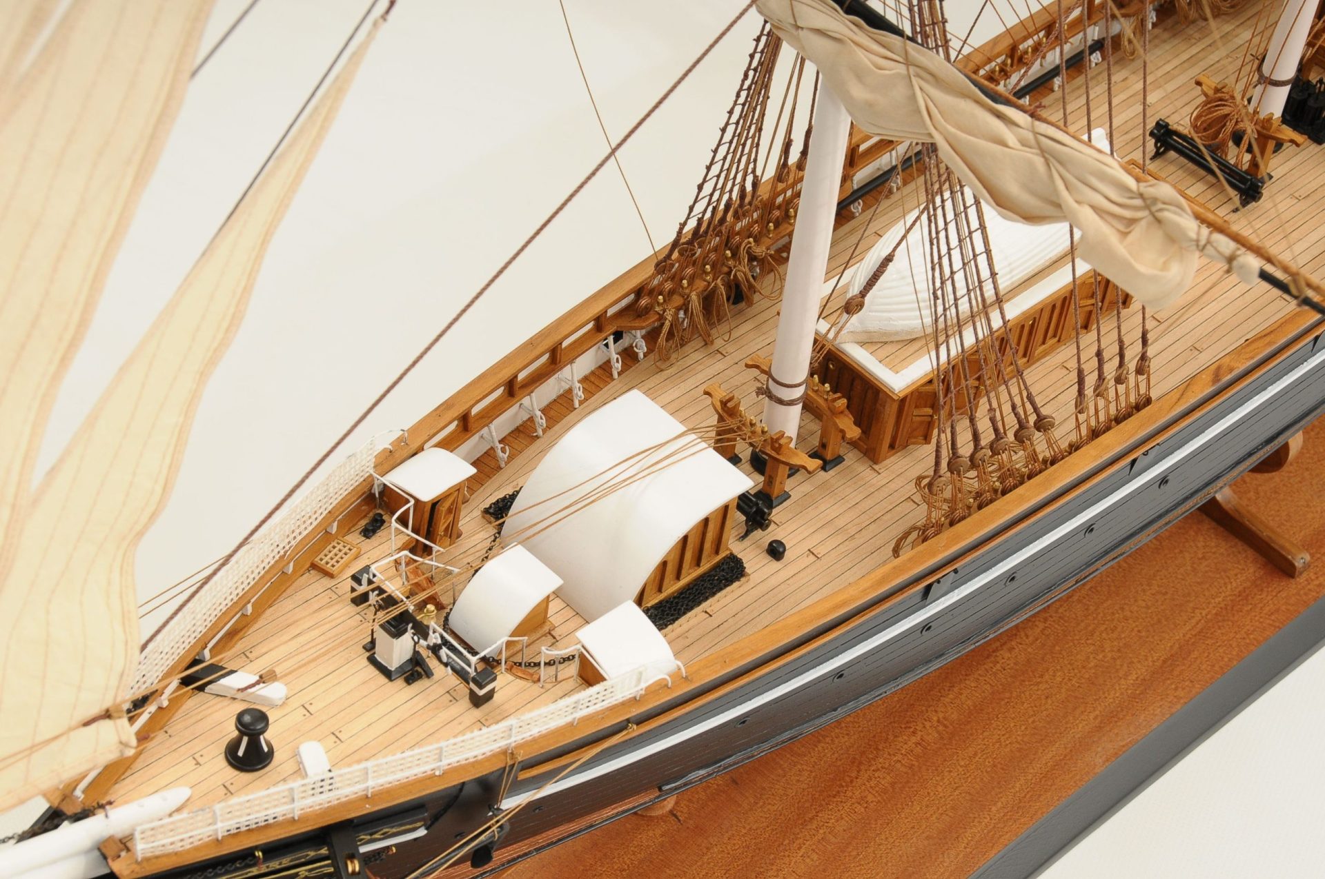 553-8668-Cutty-Sark-model-ship-Premier-Range-scaled