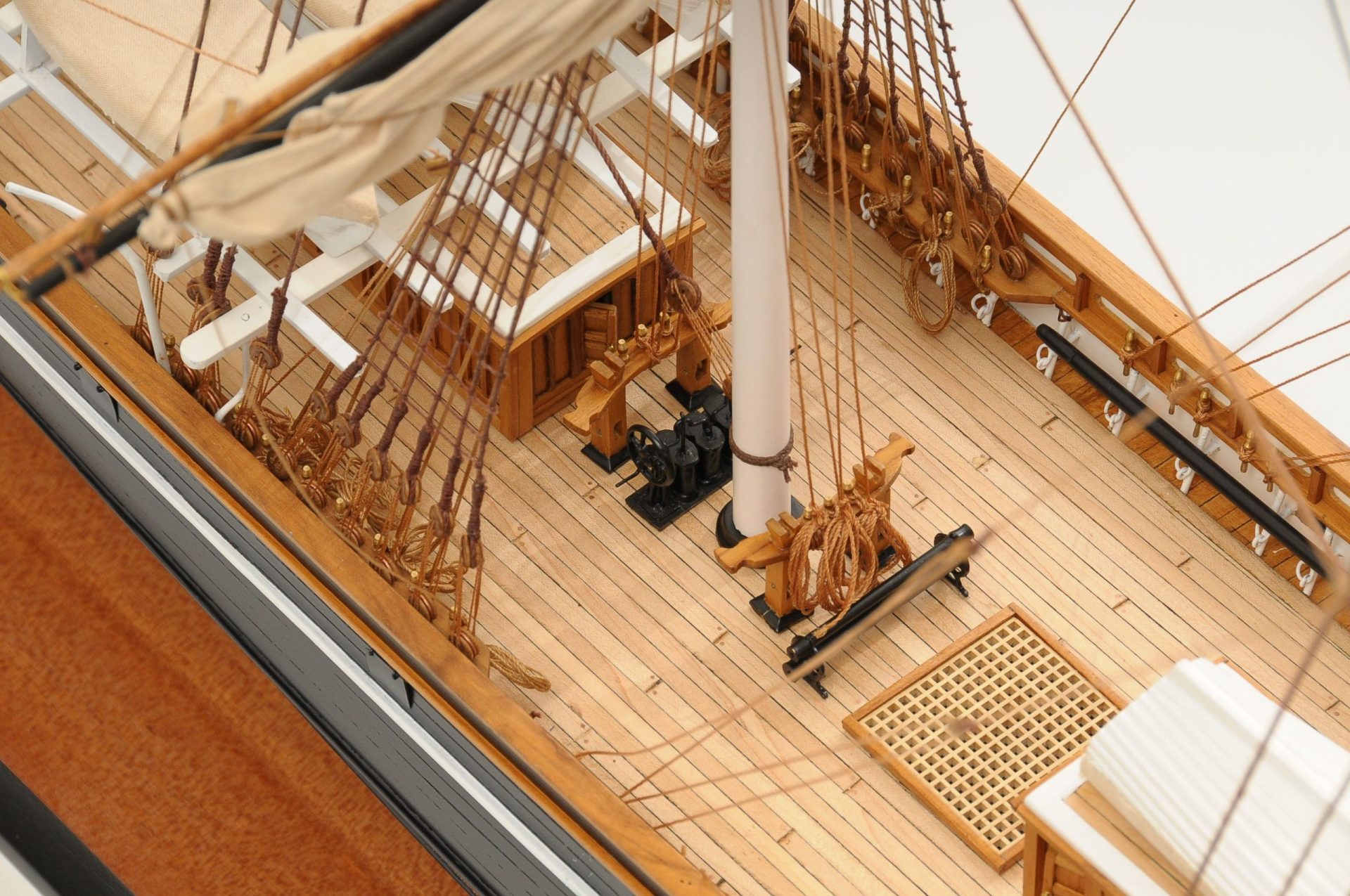 553-8669-Cutty-Sark-model-ship-Premier-Range-scaled