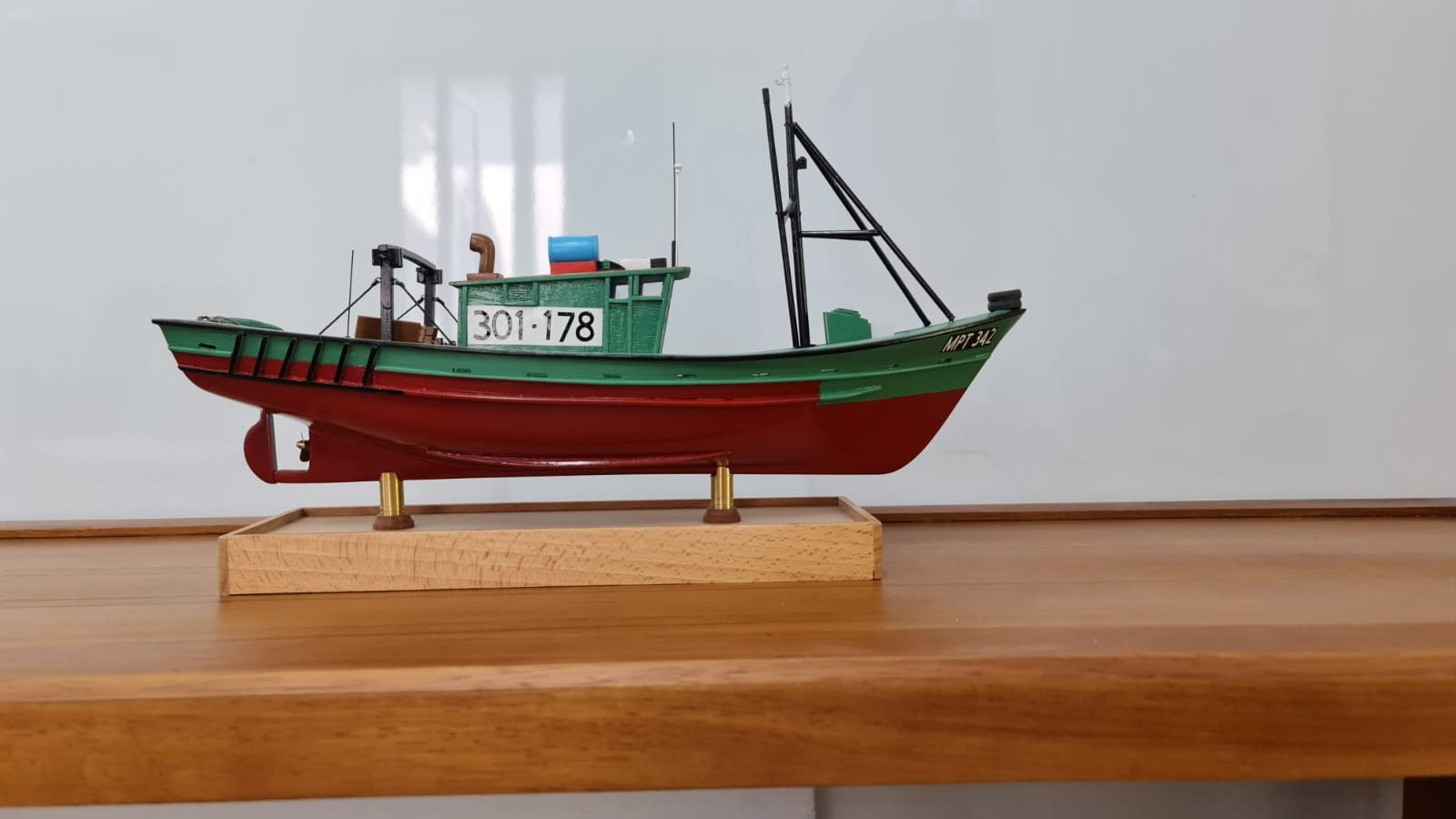 Shrimp Trawler Display Ship Model - Premier Ship Models