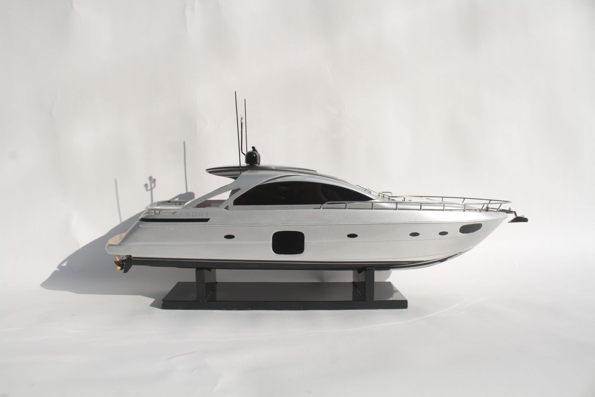 Pershing 70 Power Boat Display Ship Model - GN