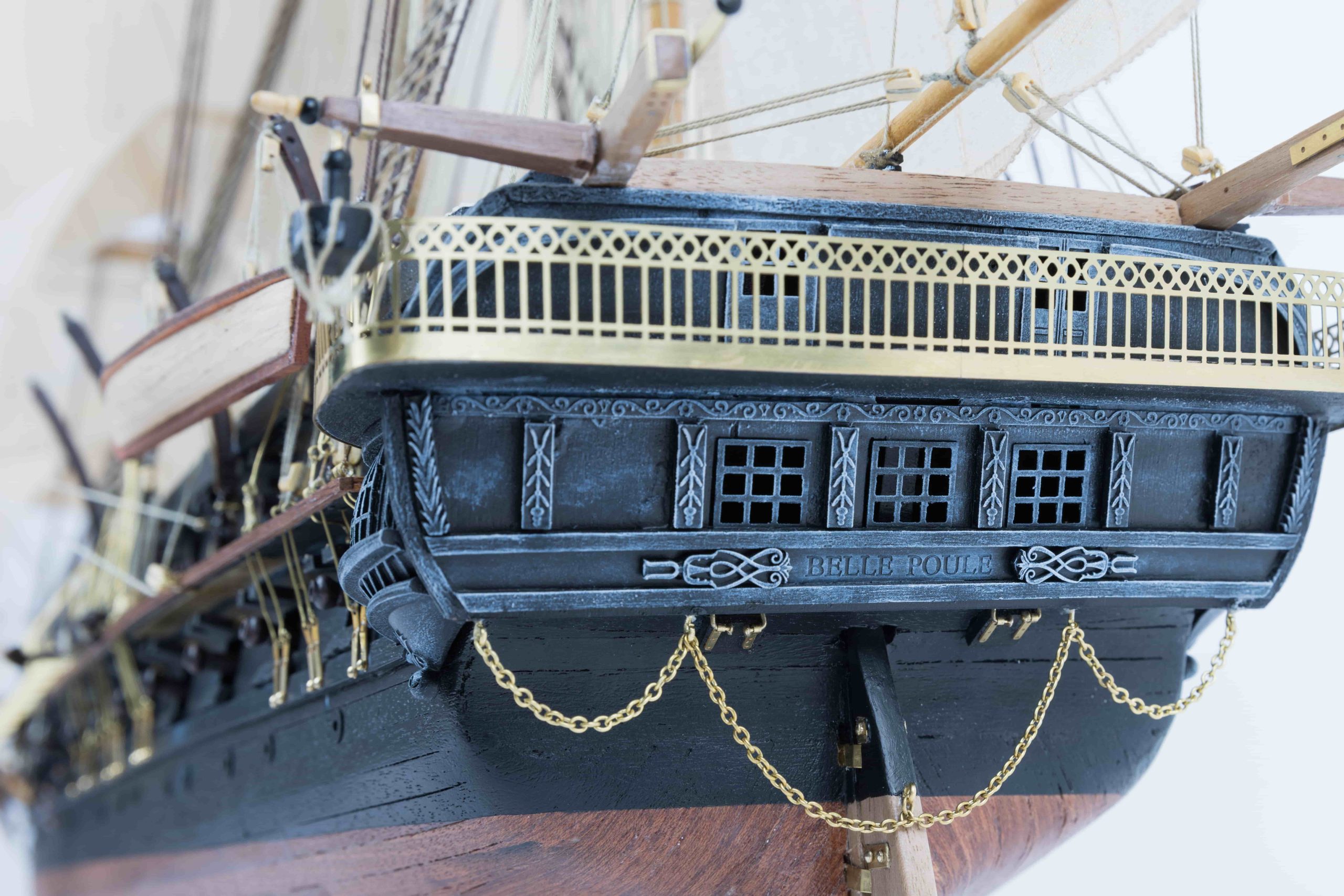 Maqueta-de-barco-de-madera-Belle-Poule-OcCre-11compressed-scaled