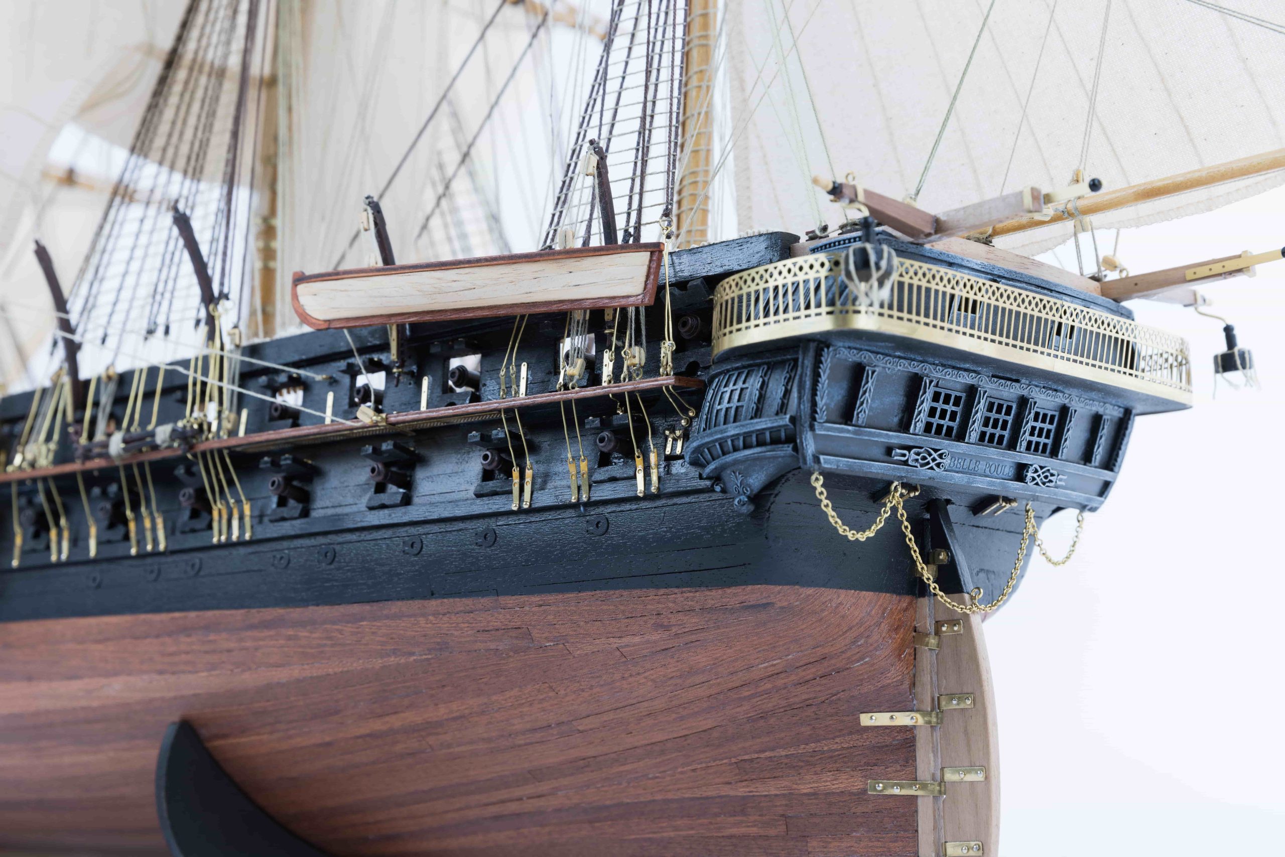 Maqueta-de-barco-de-madera-Belle-Poule-OcCre-15compressed-scaled