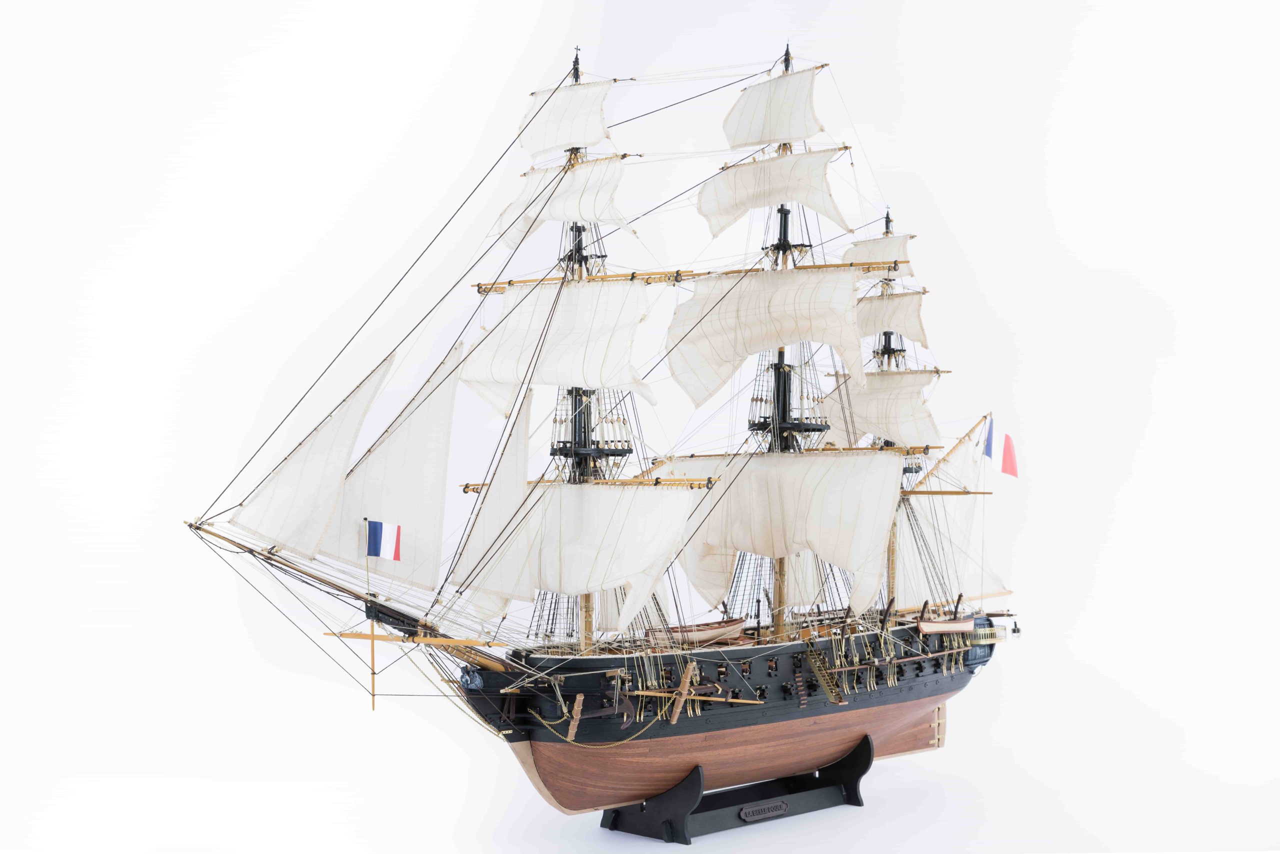Maqueta-de-barco-de-madera-Belle-Poule-OcCre-21compressed-scaled