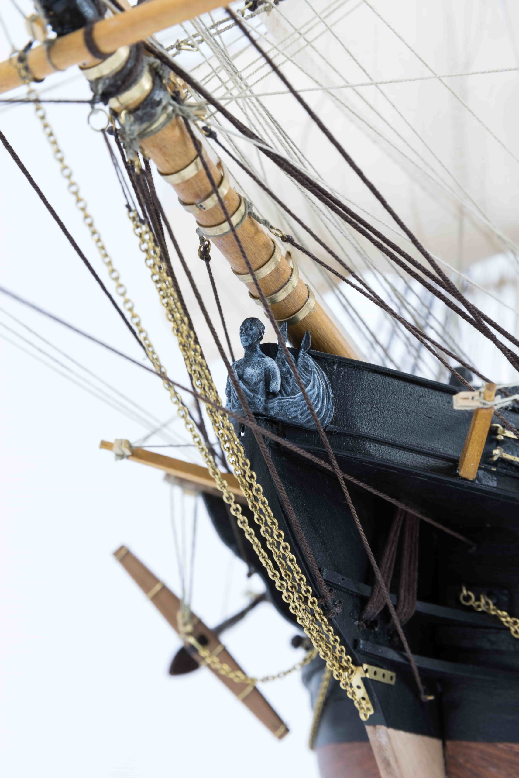 Maqueta-de-barco-de-madera-Belle-Poule-OcCre-5compressed-scaled