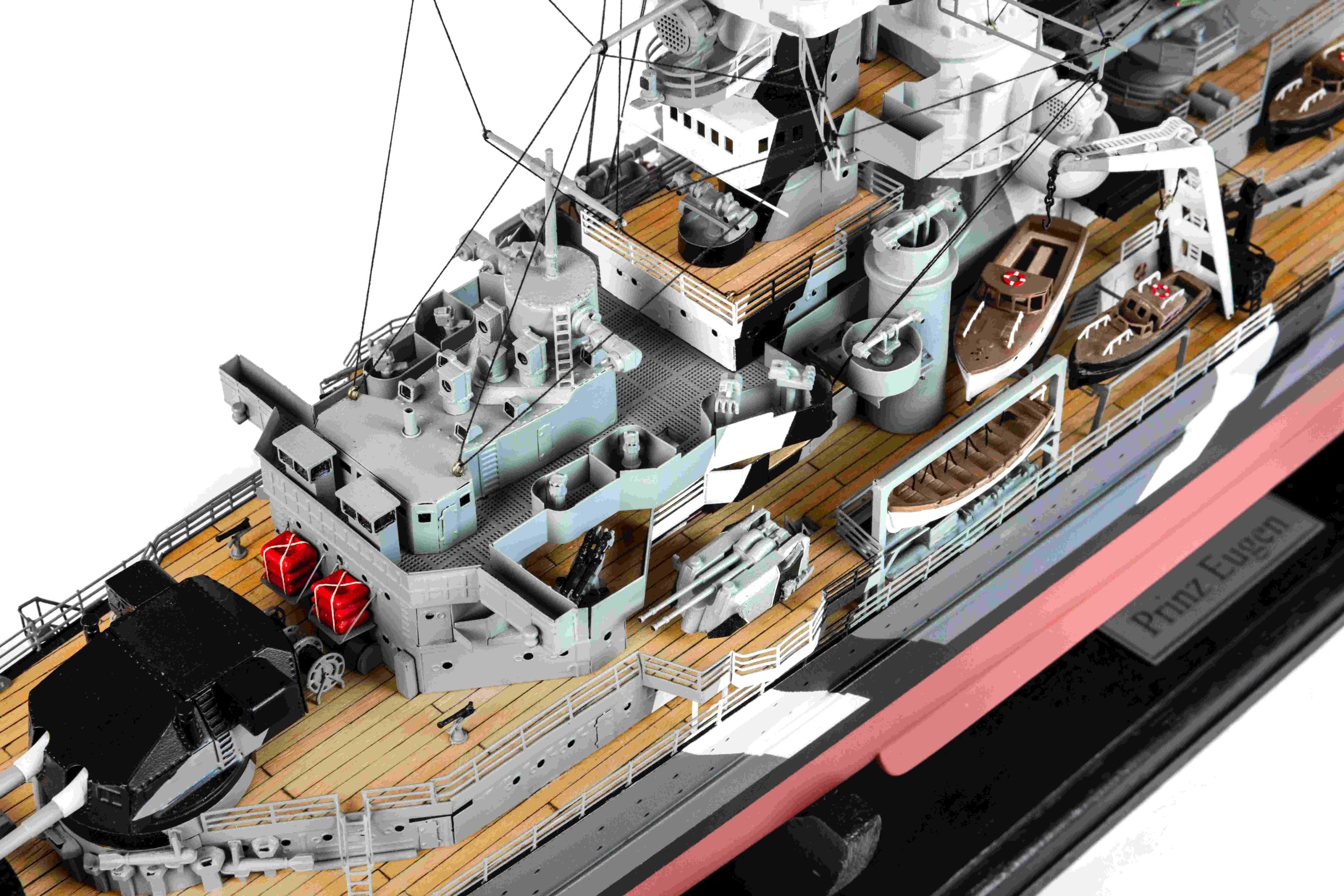 OcCre-Maqueta_de-madera_barco_prinz_eugen_1_200_cubierta_fondo_blanco-1-scaled