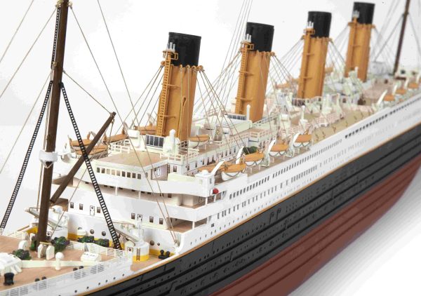 Titanic Model Ship Kit – Occre (14009)