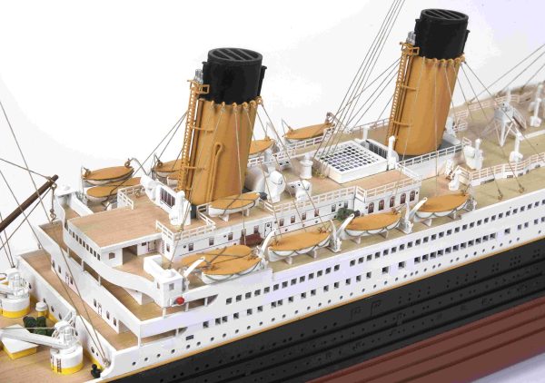 Titanic Model Ship Kit – Occre (14009)