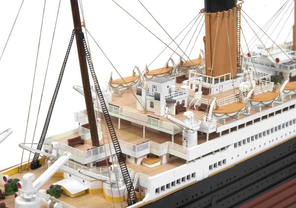 Titanic Model Ship Kit – Occre (14009)