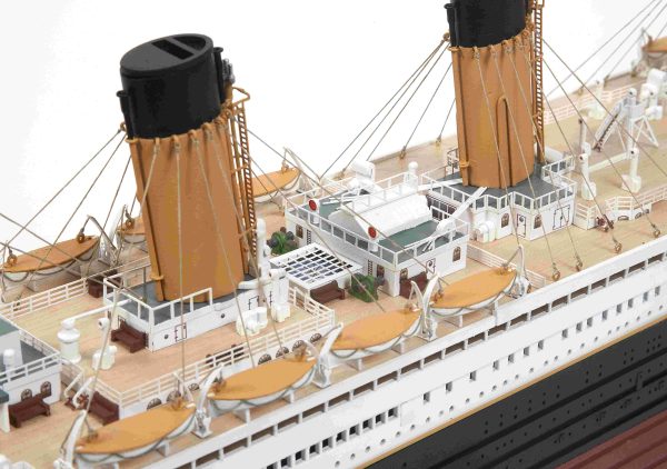 Titanic Model Ship Kit – Occre (14009)