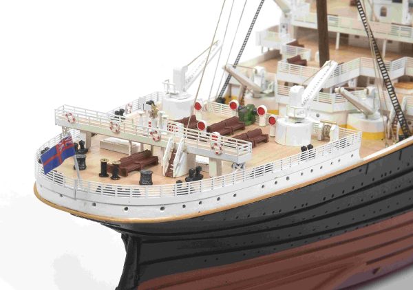 Titanic Model Ship Kit – Occre (14009)