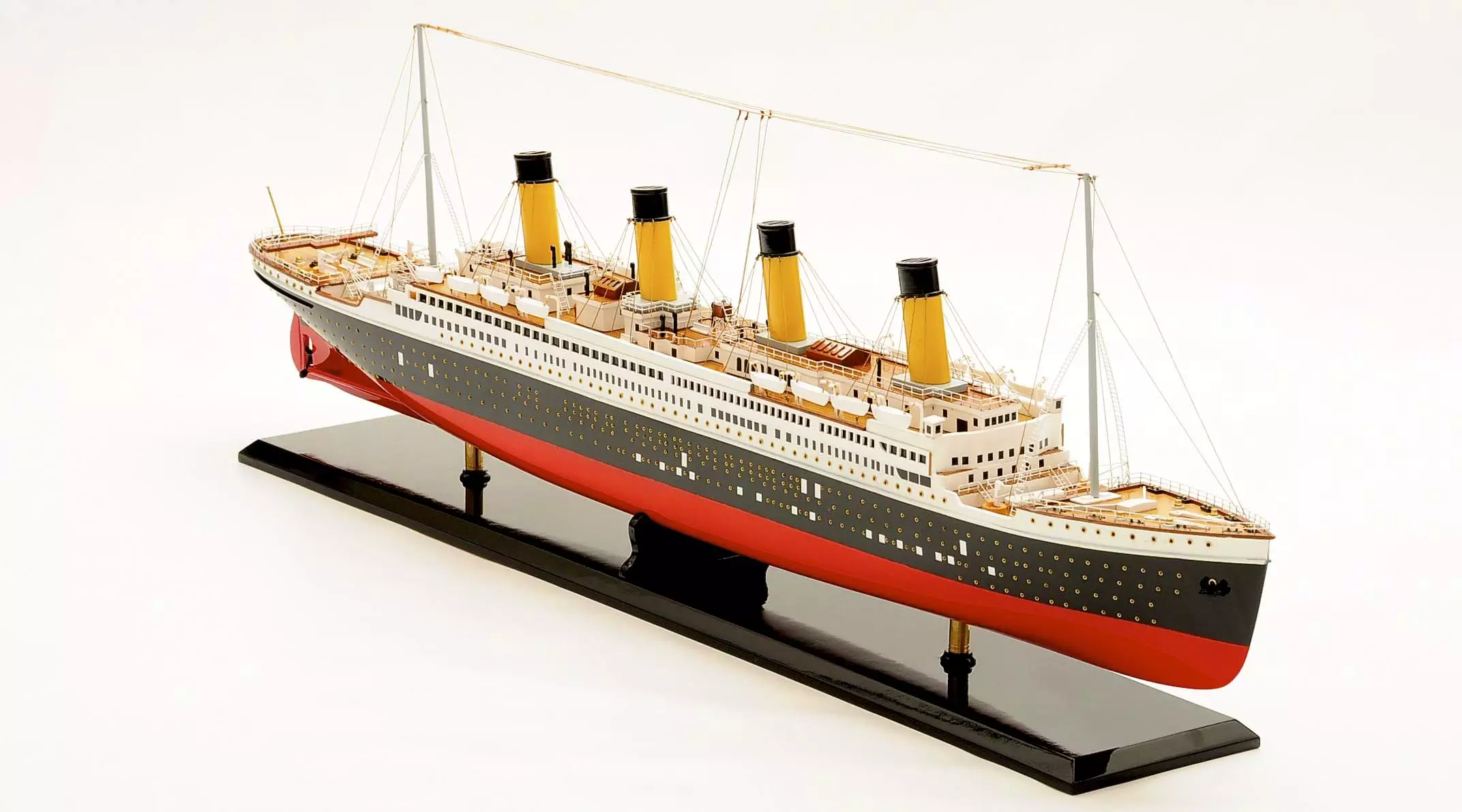 RMS Titanic Ship Model ,handcrafted,ready made,wooden,tall ship,historical,cruise  ship,superior range