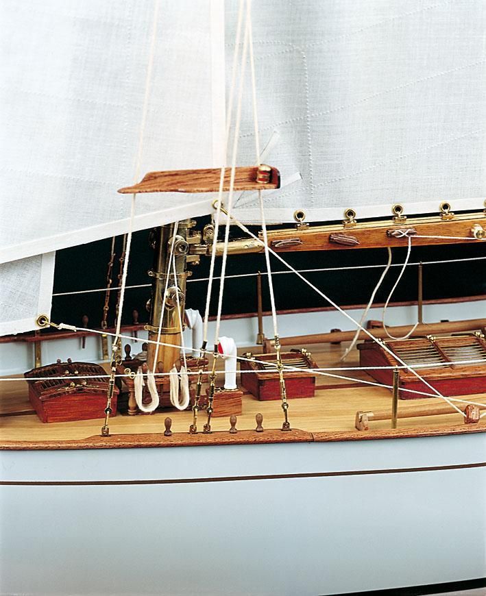 Dorade Model Boat Kit Amati (1605)