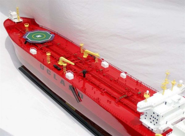 Evita Oil Tanker (Standard Range) - GN
