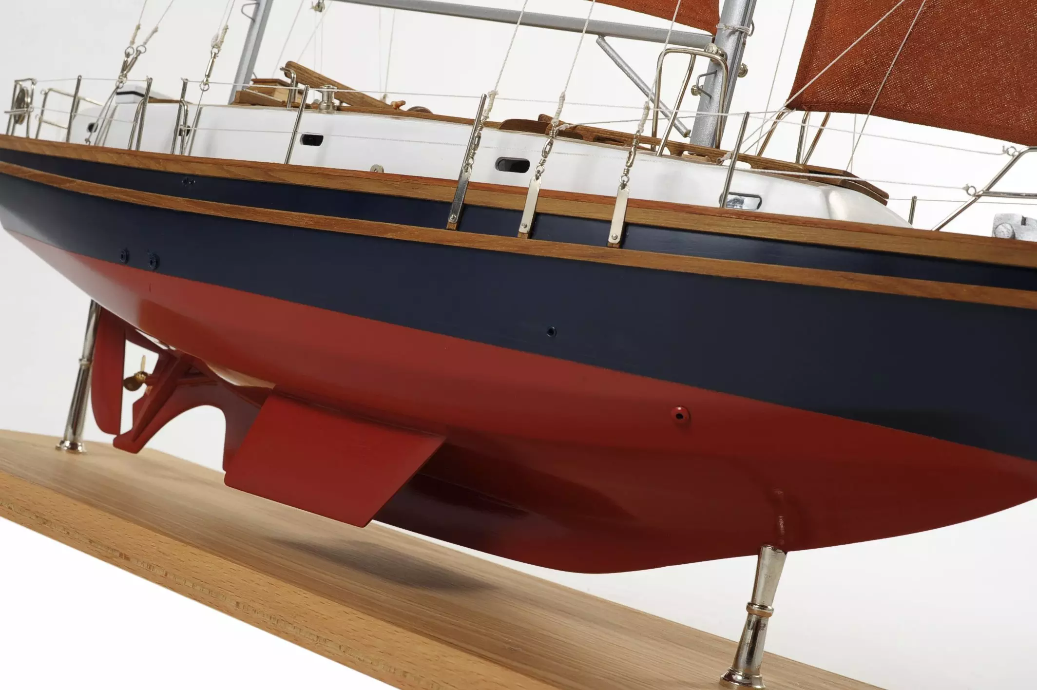 model sailing yacht