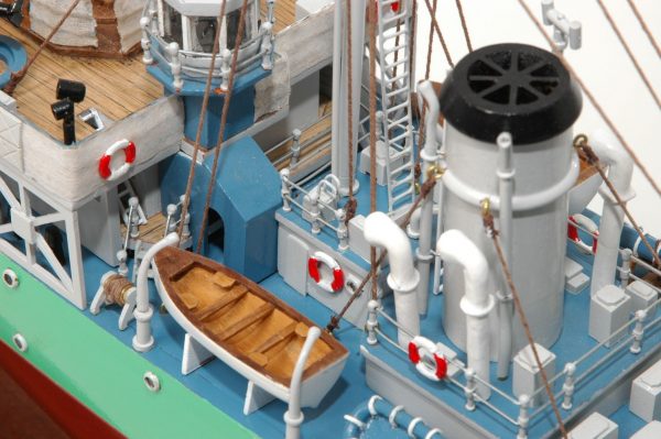 Montbretia Model War Ship