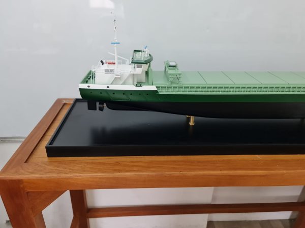 Saffier Model Cargo Ship - PSM0040