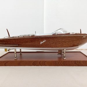Boesch 710 Model Boat