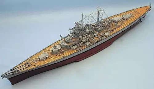 Tirpitz Model Boat Kit Aeronaut Including fittings (AN3619/00)